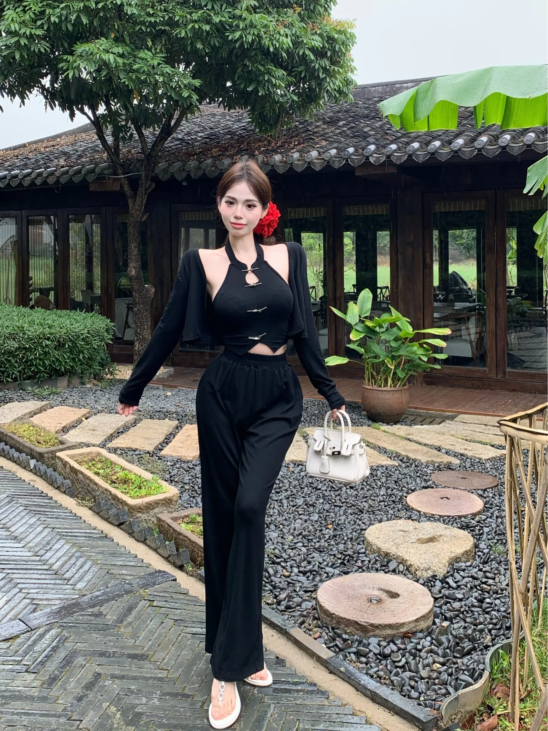 New Chinese Style Women's Fashion Set Early Spring Small Size Buttoned Top Wide Leg Pants Casual Three Piece Suit
New Chinese Style Women's Fashion Set Early Spring Small Size Buttoned Top Wide Leg Pants Casual Three Piece Suit