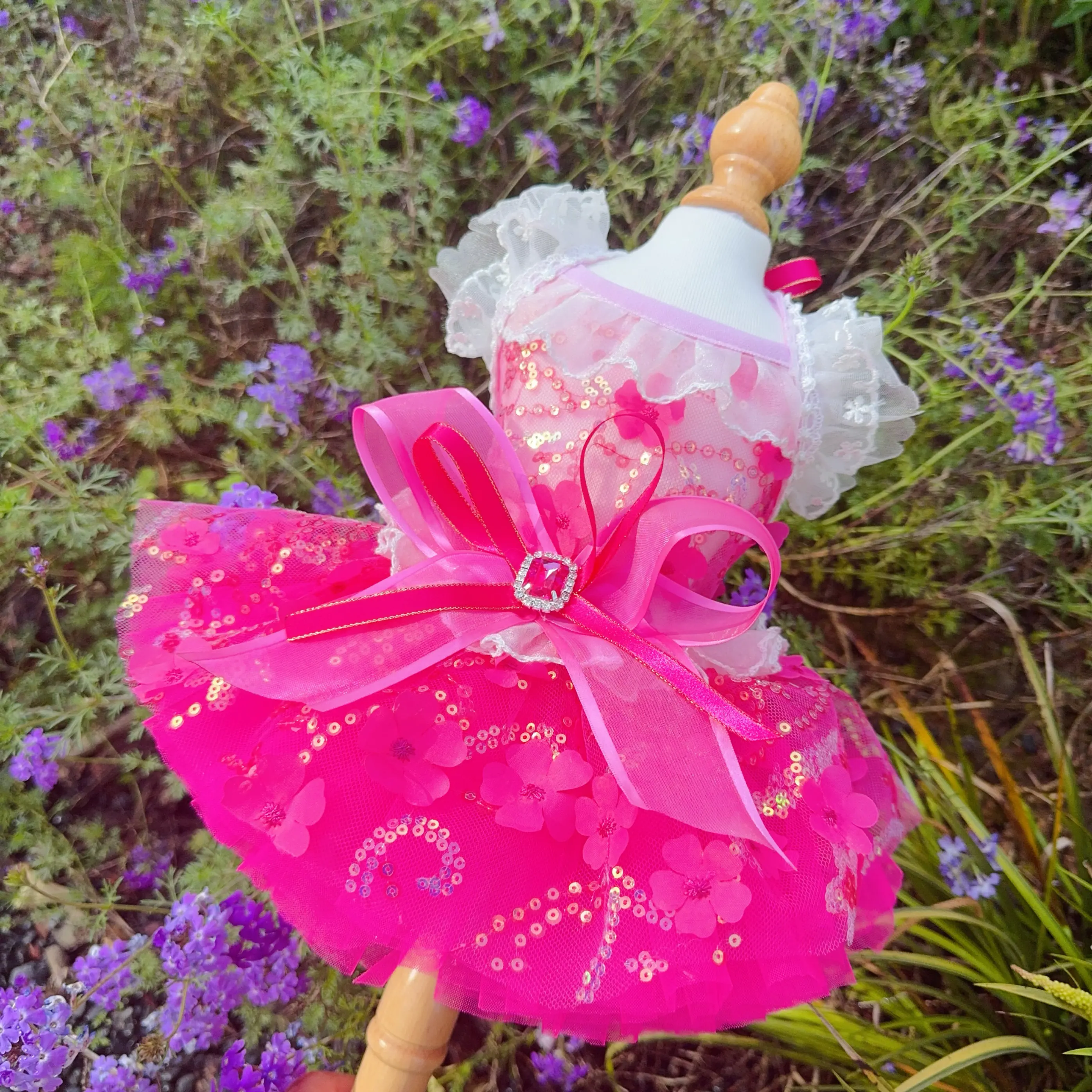 Summer Pet Dog Clothing Soft Hollow Lace Rose Red Puppy Fashion Sequin Flower Princess Dress For Small Medium Dog Pet Clothes
Summer Pet Dog Clothing Soft Hollow Lace Rose Red Puppy Fashion Sequin Flower Princess Dress For Small Medium Dog Pet Clothes