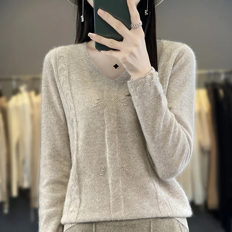 2023 Autumn And Winter New Women's Cashmere Sweater V-neck Pullover Fashion Sweater Women Thickening Knitted Women Solid Color
2023 Autumn And Winter New Women's Cashmere Sweater V-neck Pullover Fashion Sweater Women Thickening Knitted Women Solid Color