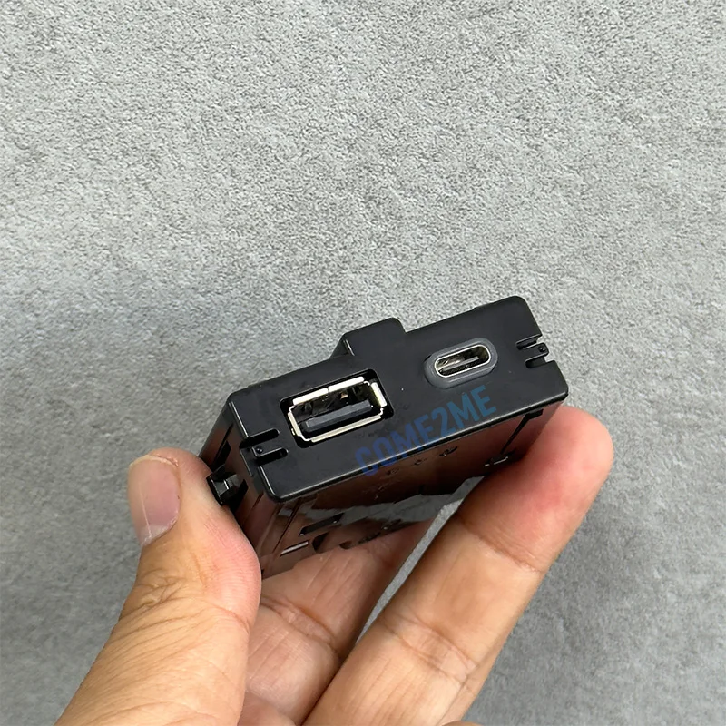 Для Audi A4L A5 S4 S5 задний дымоотвод пепельный цилиндр прикуривателя в сборе USB розетка заднего прикуривателя
Для Audi A4L A5 S4 S5 задний дымоотвод пепельный цилиндр прикуривателя в сборе USB розетка заднего прикуривателя