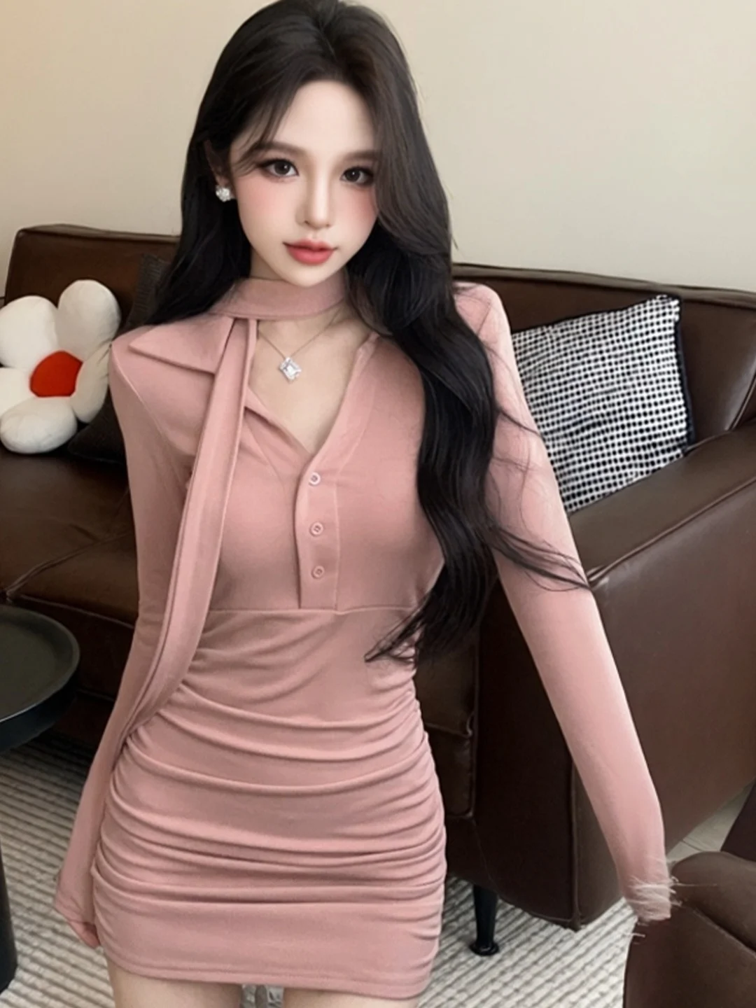 Elegant V-neck Pleated Wrap Waist Thickened Autumn Winter Short A-line Skirt Dress Women's Fashionable Business Casual Dress
Elegant V-neck Pleated Wrap Waist Thickened Autumn Winter Short A-line Skirt Dress Women's Fashionable Business Casual Dress