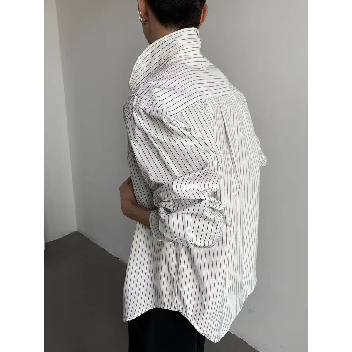 Casual Korean Striped Long Sleeve Shirt Unisex Lazy Style Polyester Fiber Loose Fit Youthful Popular Daily Wear Four Seasons
Casual Korean Striped Long Sleeve Shirt Unisex Lazy Style Polyester Fiber Loose Fit Youthful Popular Daily Wear Four Seasons