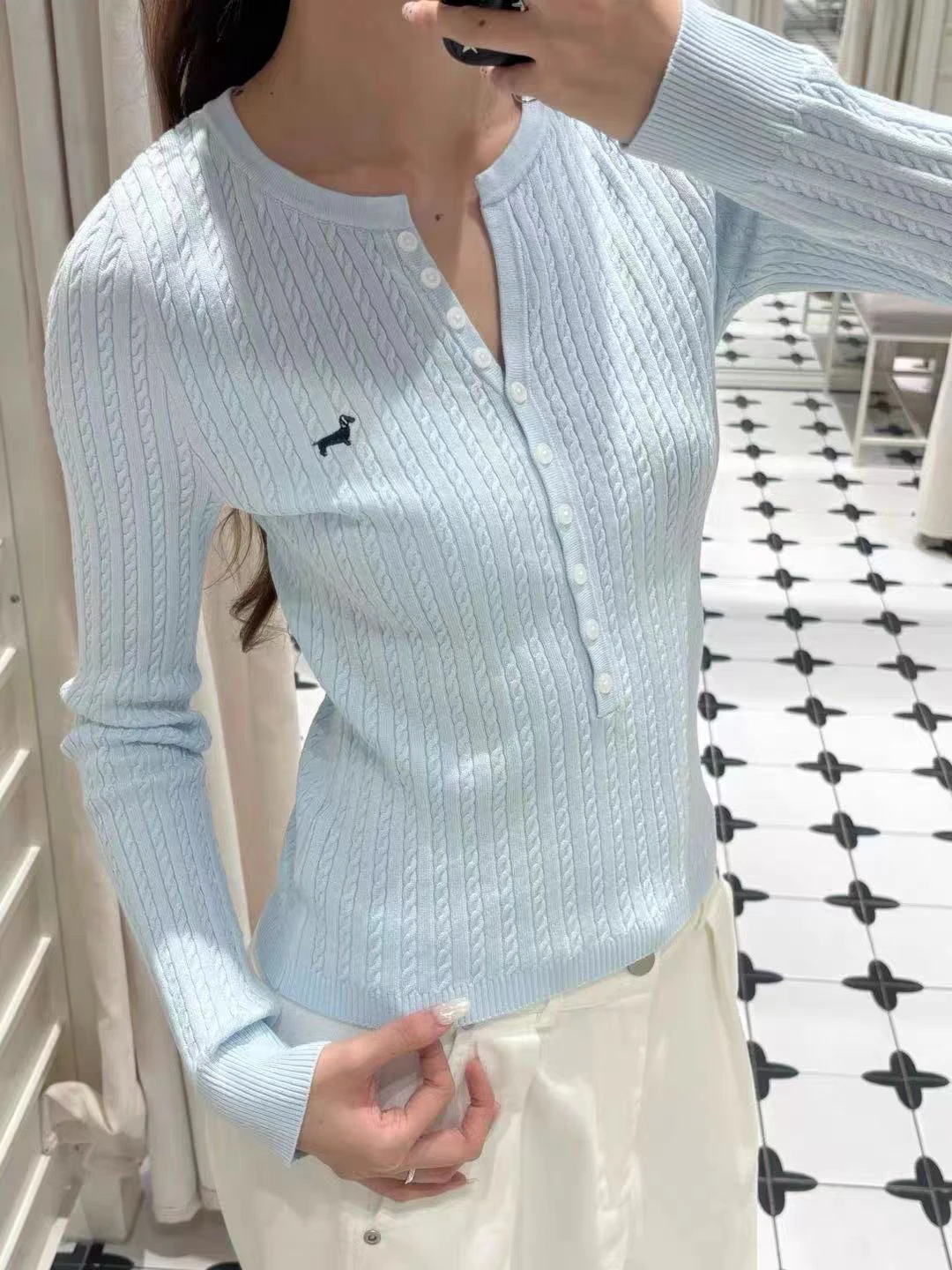 Cute Puppy Embroidery Cardigan Sweater Women Spring O-neck Single Breasted Slim Pullover Vintage Cotton Long Sleeve Knitwear Top
Cute Puppy Embroidery Cardigan Sweater Women Spring O-neck Single Breasted Slim Pullover Vintage Cotton Long Sleeve Knitwear Top