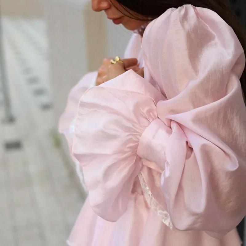 New Fashion Single Breasted Irregular Blouses French Collar Lace Patchwork Shirt Casual Solid Flared Sleeve Office Commute Shirt
New Fashion Single Breasted Irregular Blouses French Collar Lace Patchwork Shirt Casual Solid Flared Sleeve Office Commute Shirt
