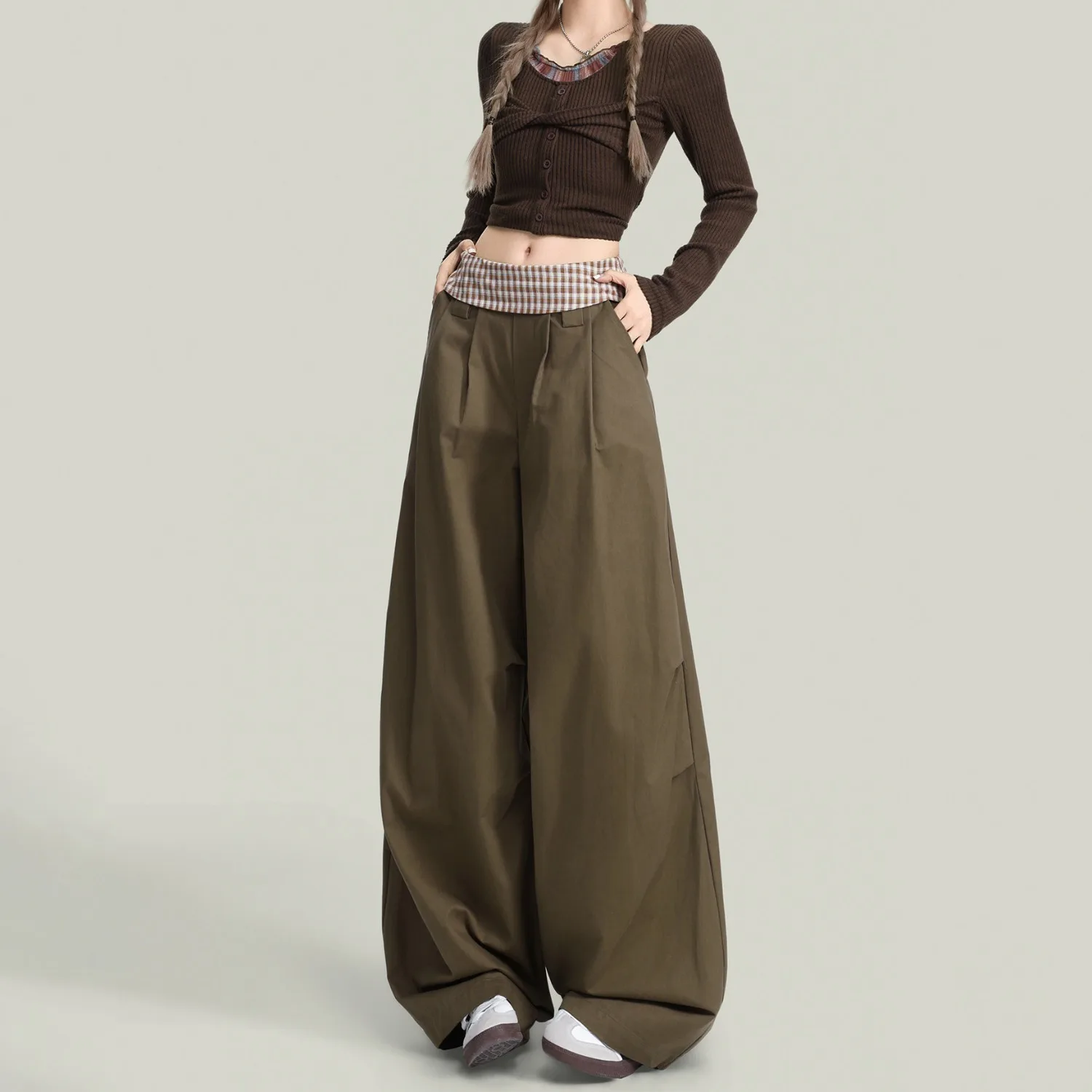 Unique plaid patchwork American military green pleated wide leg casual pants for women retro high waisted versatile pants
Unique plaid patchwork American military green pleated wide leg casual pants for women retro high waisted versatile pants