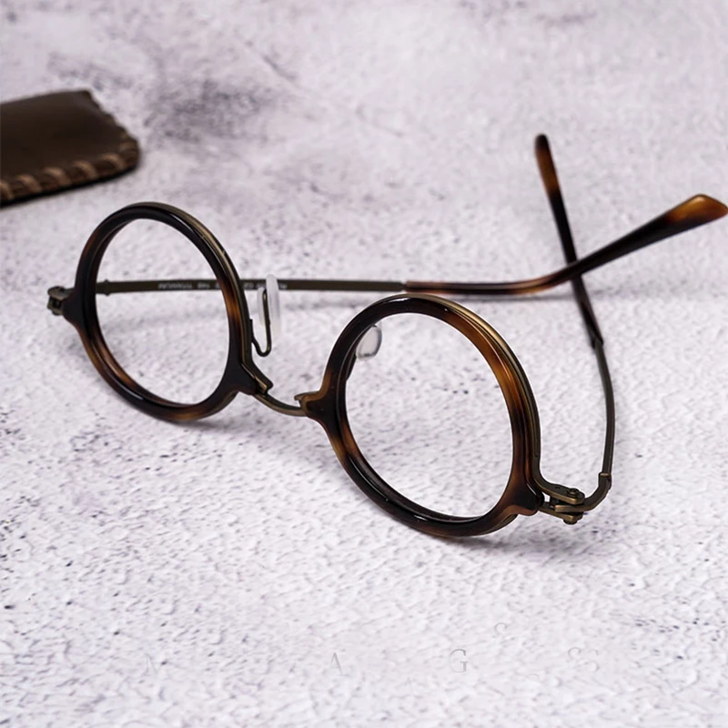 Vintage Titanium Round Prescription Glasses Frame Men Blue Light Blocking Optical Eyeglasses for Women Ultralight Retro Eyewear
Vintage Titanium Round Prescription Glasses Frame Men Blue Light Blocking Optical Eyeglasses for Women Ultralight Retro Eyewear