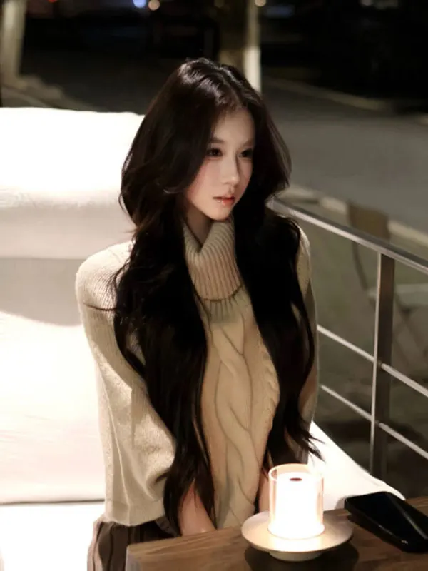 Корейский высококачественный свитер крупной вязки с высоким воротом для женщин, свободный крой, базовый слой, вязаная кофта для осеннего сезона, теплая и согревающая
Корейский высококачественный свитер крупной вязки с высоким воротом для женщин, свободный крой, базовый слой, вязаная кофта для осеннего сезона, теплая и согревающая