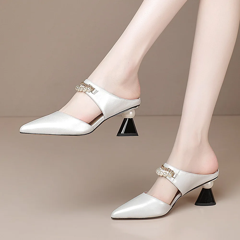 Fashion Women's Shoes 2026 New Fashion Coarse Heel Sandals Pearl Chain Half Head Slippers High Heels Cool Dragging White
Fashion Women's Shoes 2026 New Fashion Coarse Heel Sandals Pearl Chain Half Head Slippers High Heels Cool Dragging White