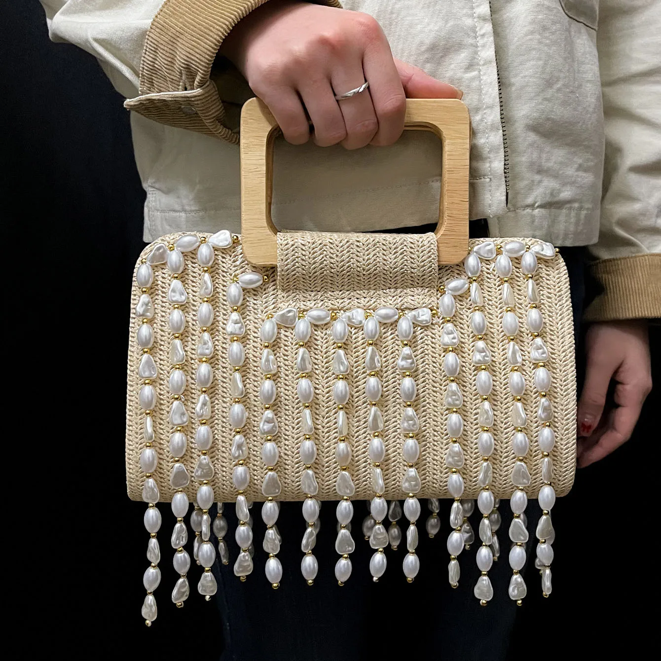 Vintage Woven Beading Tassel Handbags For Women French Fashion Elegant Luxurious Design Women's Wooden Handle Banquet Bag
Vintage Woven Beading Tassel Handbags For Women French Fashion Elegant Luxurious Design Women's Wooden Handle Banquet Bag