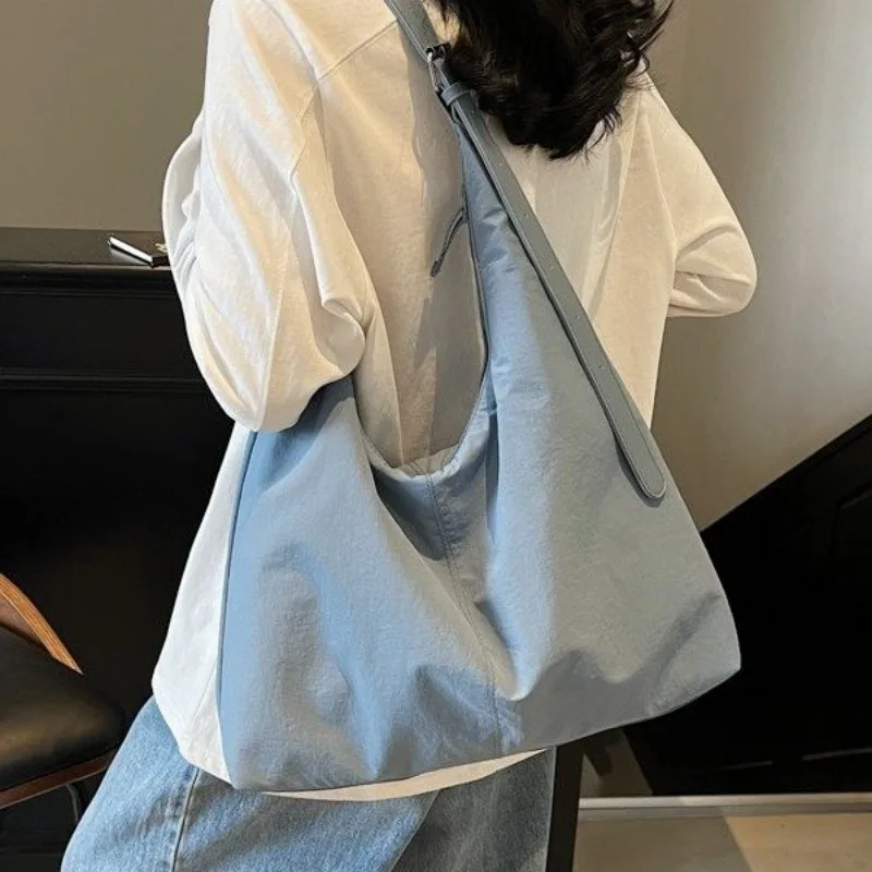 Famous Tote Diaper Bag Women's Luxury Leather Crossbody Bag Vintage Minimalist Designer Large Capacity Stylish And Chic
Famous Tote Diaper Bag Women's Luxury Leather Crossbody Bag Vintage Minimalist Designer Large Capacity Stylish And Chic