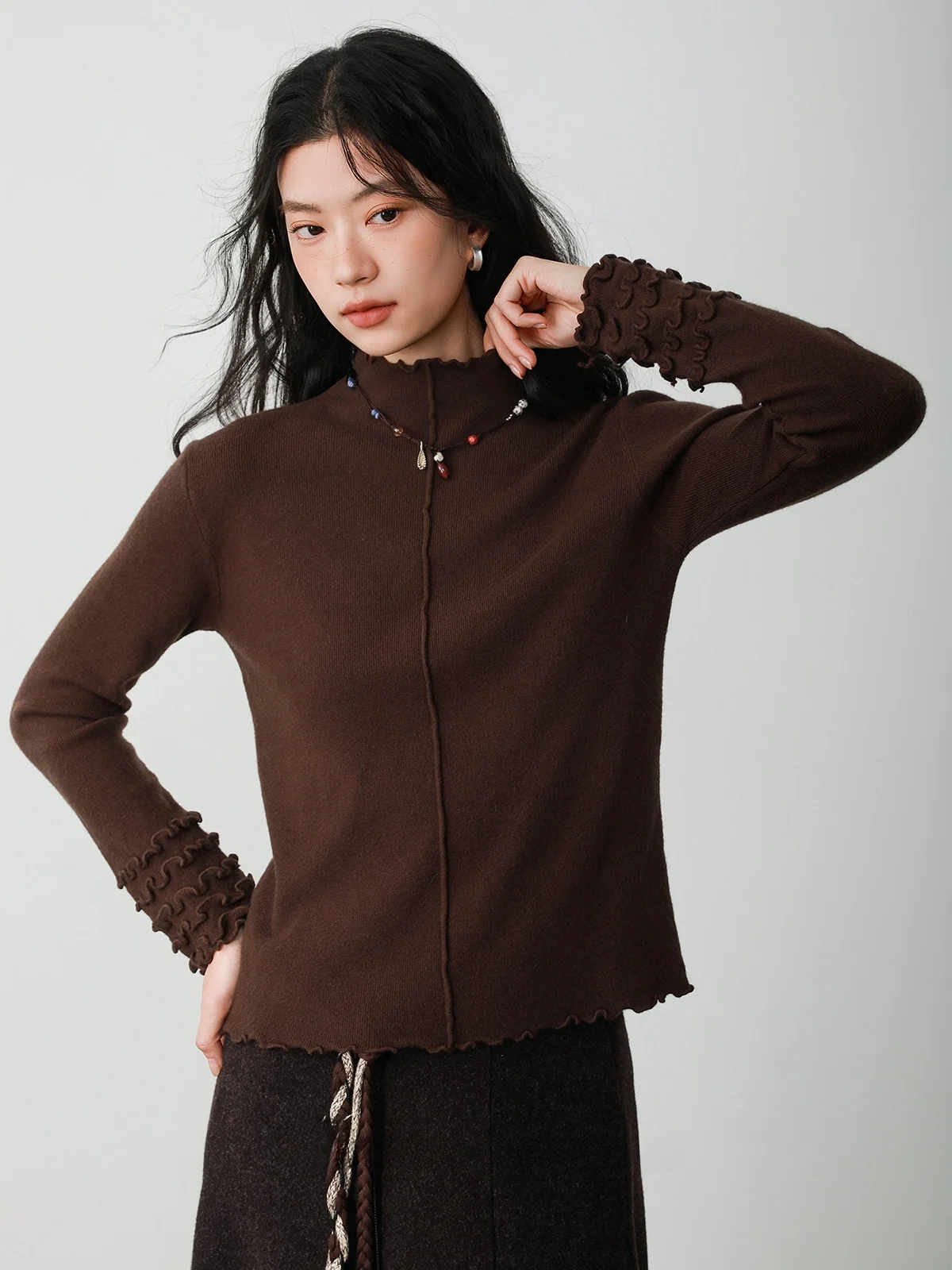INGKO Caramel Latte Wave Sweater Soft Polyester Fiber Casual Style B5D661M Women's Long Sleeve High Collar Sweater
INGKO Caramel Latte Wave Sweater Soft Polyester Fiber Casual Style B5D661M Women's Long Sleeve High Collar Sweater