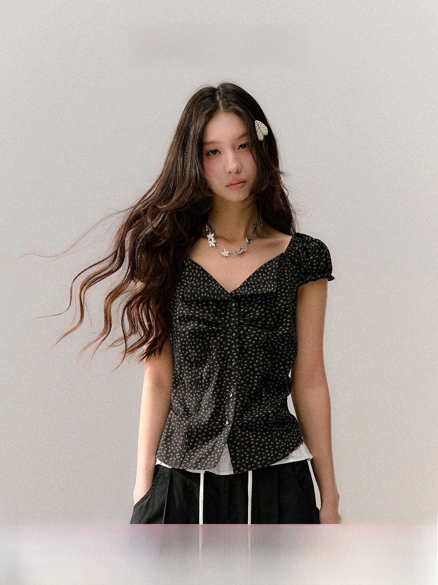 Black Floral Print Square Collar Bubble Sleeve Short Shirt Women's Retro Style Pleated Shirt Top for Party Daily Dance
Black Floral Print Square Collar Bubble Sleeve Short Shirt Women's Retro Style Pleated Shirt Top for Party Daily Dance