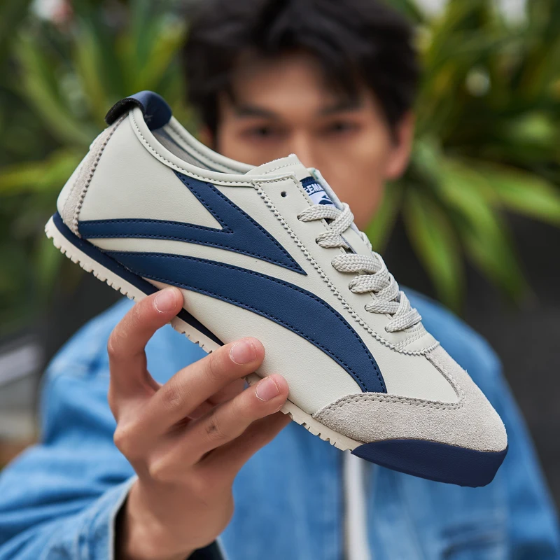 Модные мужские туфли с низким берцем, классические немецкие кроссовки на тонкой подошве, новое поступление осени 2025 года, повседневные и универсальные удобные
Модные мужские туфли с низким берцем, классические немецкие кроссовки на тонкой подошве, новое поступление осени 2025 года, повседневные и универсальные удобные