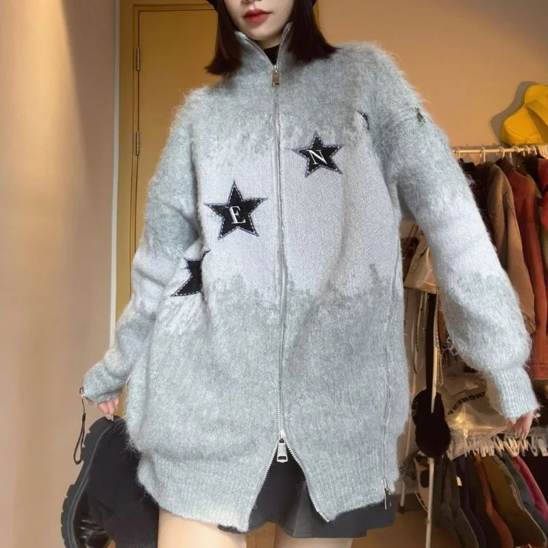 Loose Grunge Star Patchwork American Style Sweater Jacket 2023 Autumn Winter New Cardigan Y2k Zipper Design Sense Outerwear
Loose Grunge Star Patchwork American Style Sweater Jacket 2023 Autumn Winter New Cardigan Y2k Zipper Design Sense Outerwear