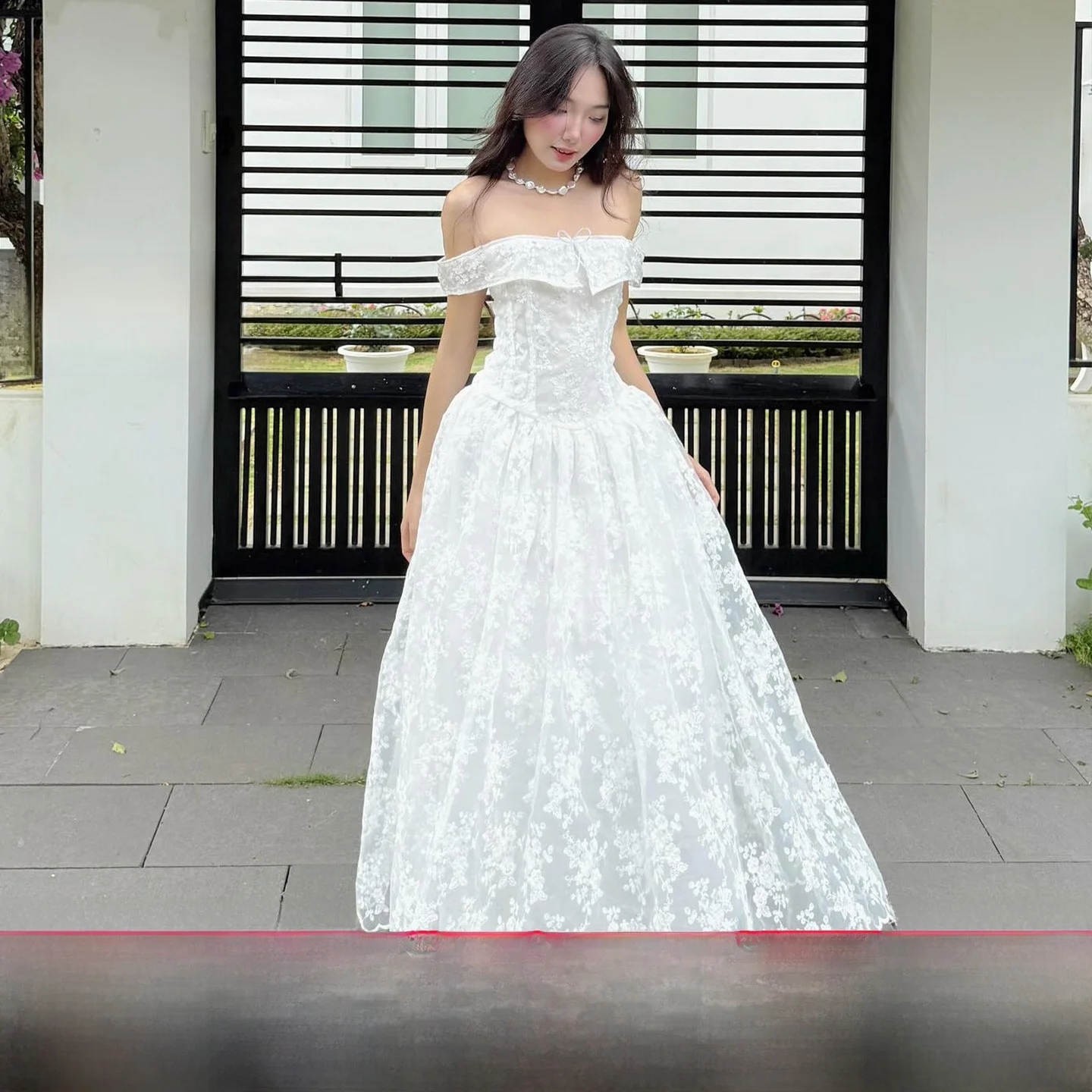 White Lace Embroidery One Shoulder Dress Women's Spring Beach Vacation Slimming Beautiful Long Dress French Style Casual Part...
White Lace Embroidery One Shoulder Dress Women's Spring Beach Vacation Slimming Beautiful Long Dress French Style Casual Part...