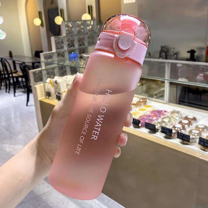 780ML Large Capacity Sports Water Bottle With Carry Strap Food Grade Plastic Water Cup Portable Gym Adult Water Bottle BPA Free
780ML Large Capacity Sports Water Bottle With Carry Strap Food Grade Plastic Water Cup Portable Gym Adult Water Bottle BPA Free