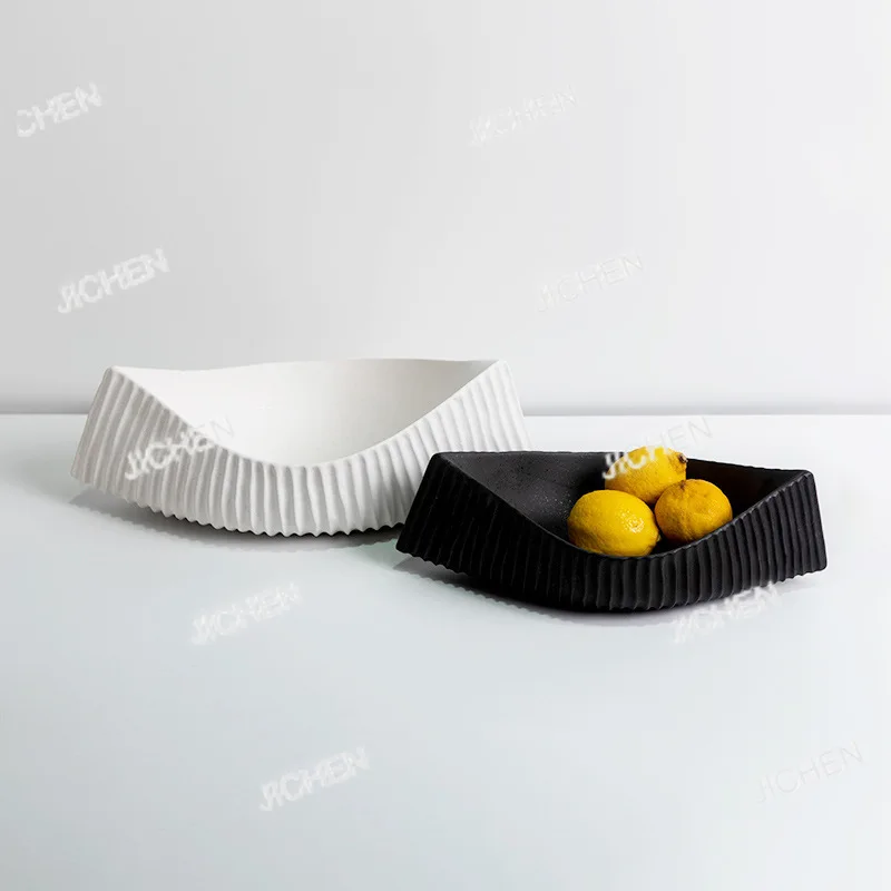 Простая керамическая тарелка для фруктов в форме корабля, декоративное украшение для гостиничных номеров, гостиных, прихожих, ресторанов, креативный декор для дома и отелей.
Простая керамическая тарелка для фруктов в форме корабля, декоративное украшение для гостиничных номеров, гостиных, прихожих, ресторанов, креативный декор для дома и отелей.