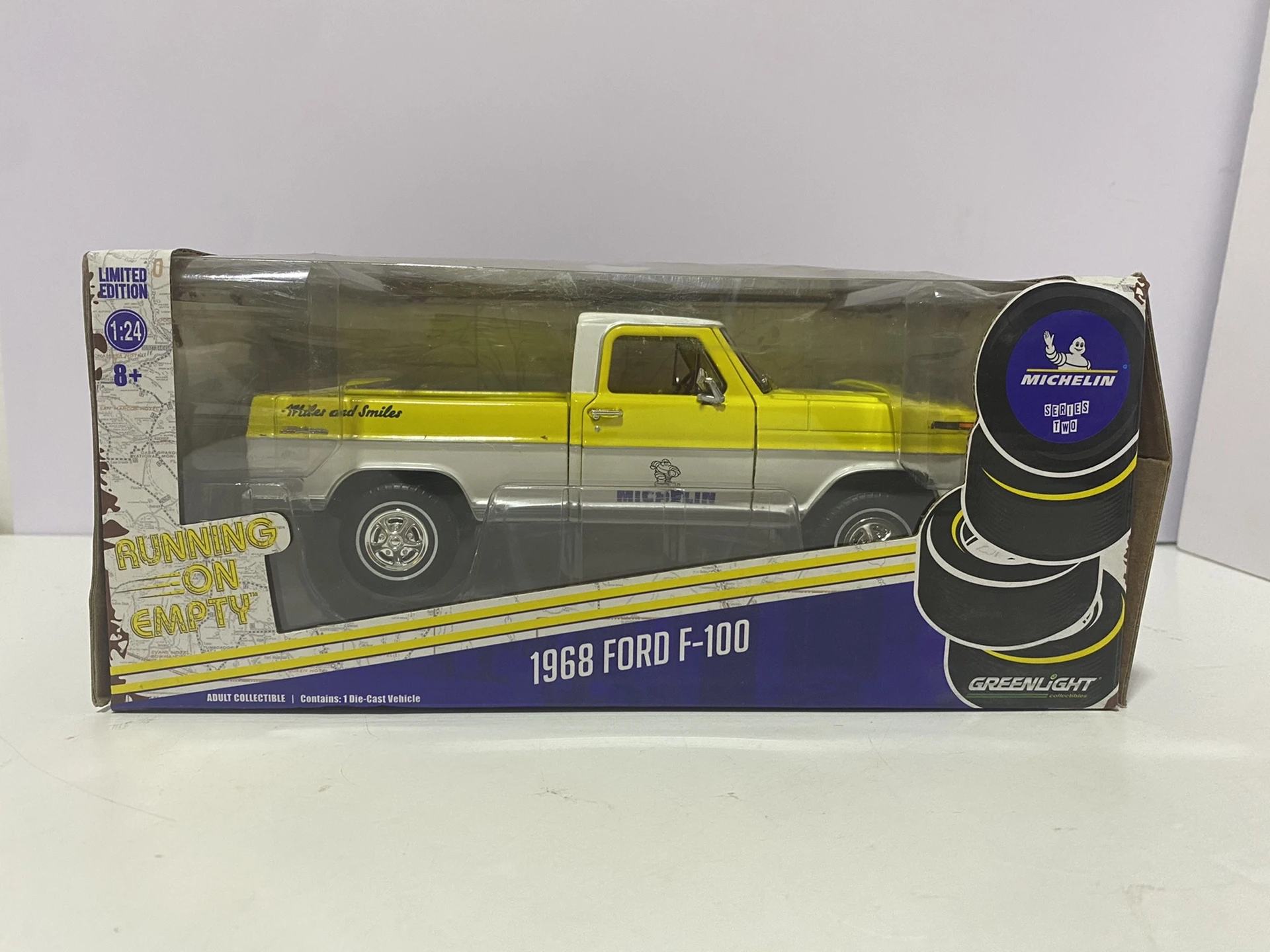 Diecast 1/24 Scale Ford Pickup Car Model Collectible Toy Gift Souvenir Display Ornament 
Diecast 1/24 Scale Ford Pickup Car Model Collectible Toy Gift Souvenir Display Ornament