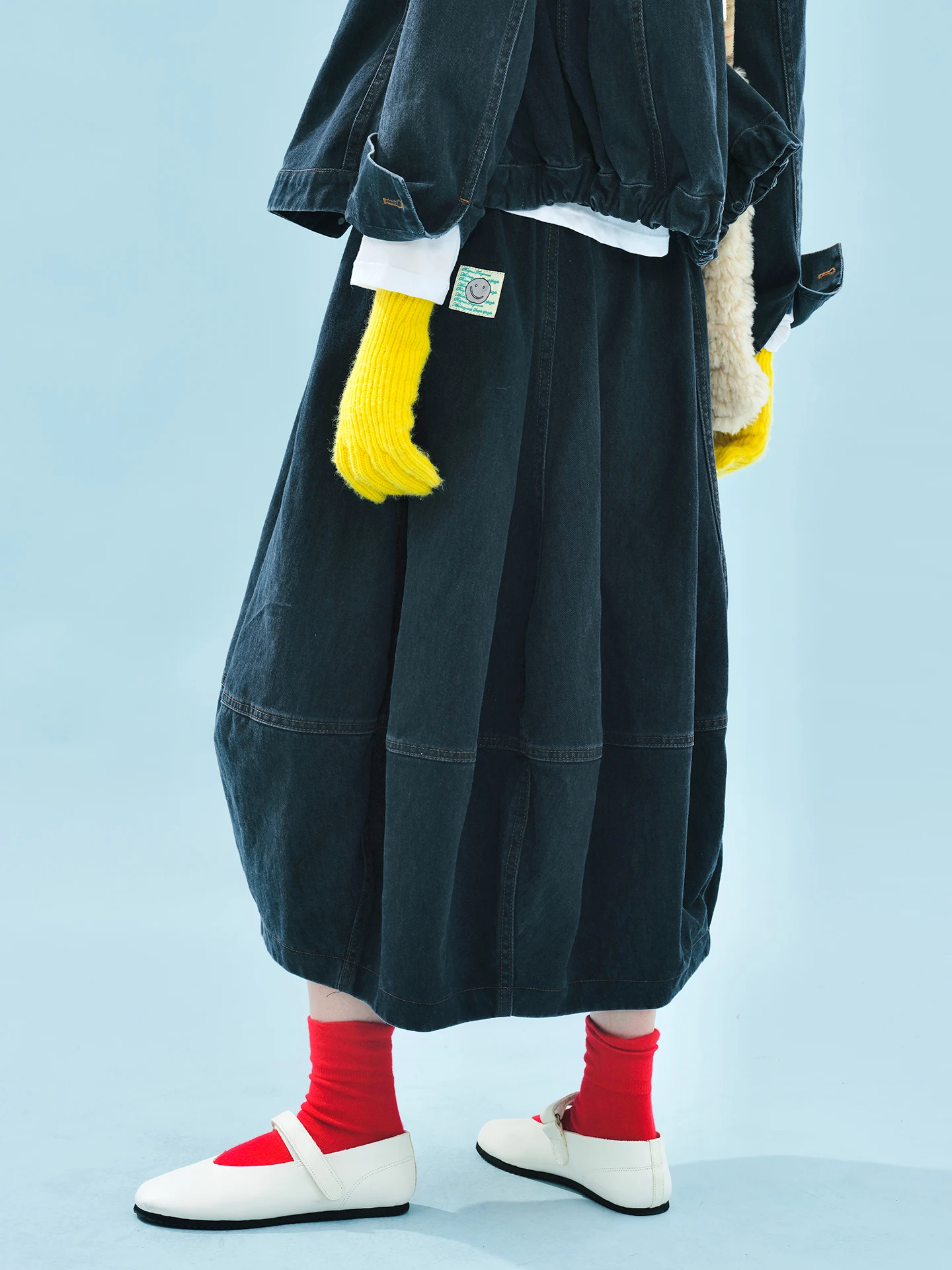 Dark Blue Denim Midi - Skirt loose and puffy style uitable for daily strolling on campus Casual Cool Vibe 255208
Dark Blue Denim Midi - Skirt loose and puffy style uitable for daily strolling on campus Casual Cool Vibe 255208