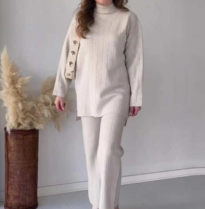 Two Piece Set Women Outfit Autumn Fashion Fashion Solid Mock Neck Long Sleeve Loose Long Sweater & Casual High Waist Pants Set
Two Piece Set Women Outfit Autumn Fashion Fashion Solid Mock Neck Long Sleeve Loose Long Sweater & Casual High Waist Pants Set