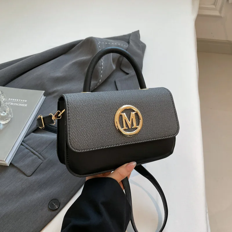 Popular Small Bag for Women, 2025 New Fashionable Retro Crossbody Bags, Versatile and Simple Casual Handbag
Popular Small Bag for Women, 2025 New Fashionable Retro Crossbody Bags, Versatile and Simple Casual Handbag