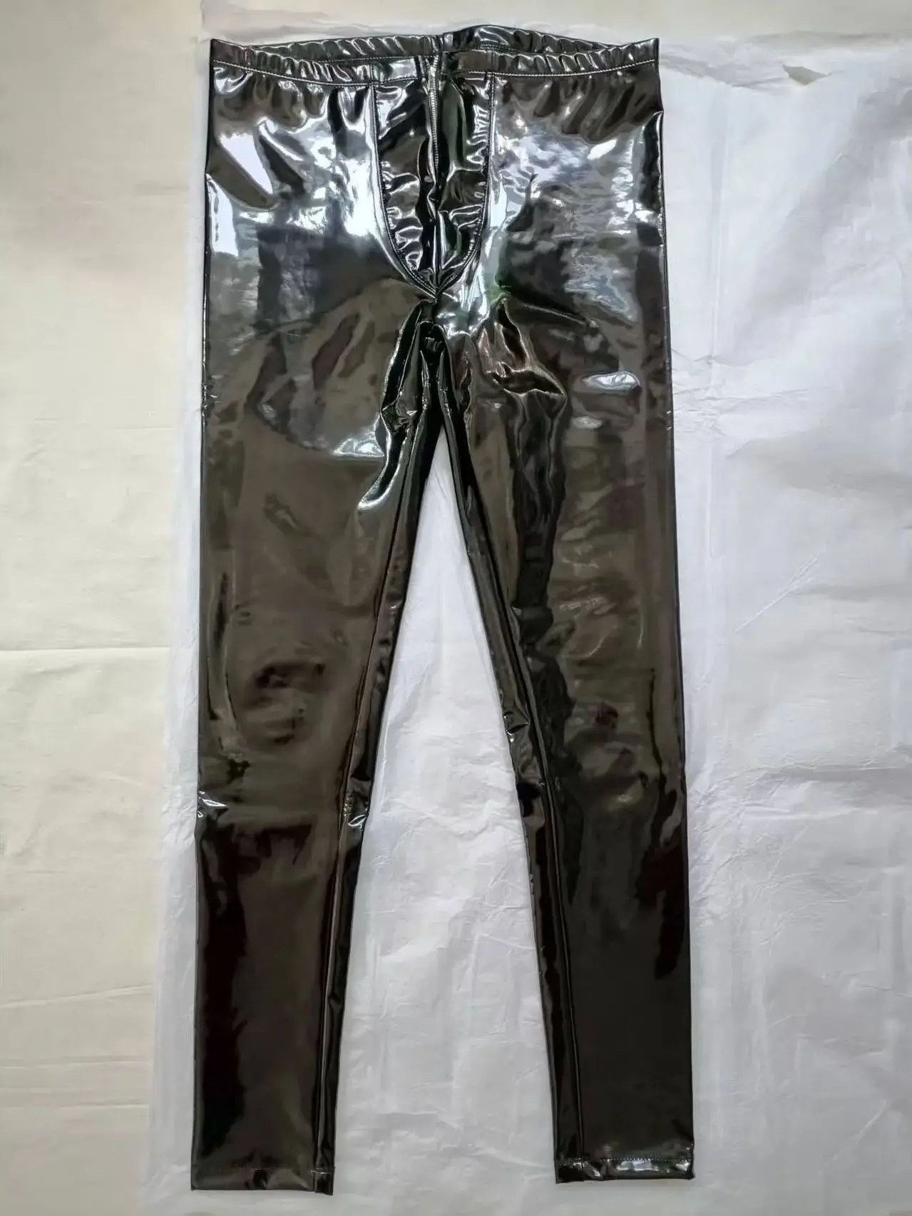 Мужские леггинсы из ПВХ с эффектом мокрой кожи, блестящие джинсы из искусственной кожи, брюки-карандаш с выпуклым карманом, сексуальные клубные брюки-тайтсы, размеры M-3XL
Мужские леггинсы из ПВХ с эффектом мокрой кожи, блестящие джинсы из искусственной кожи, брюки-карандаш с выпуклым карманом, сексуальные клубные брюки-тайтсы, размеры M-3XL