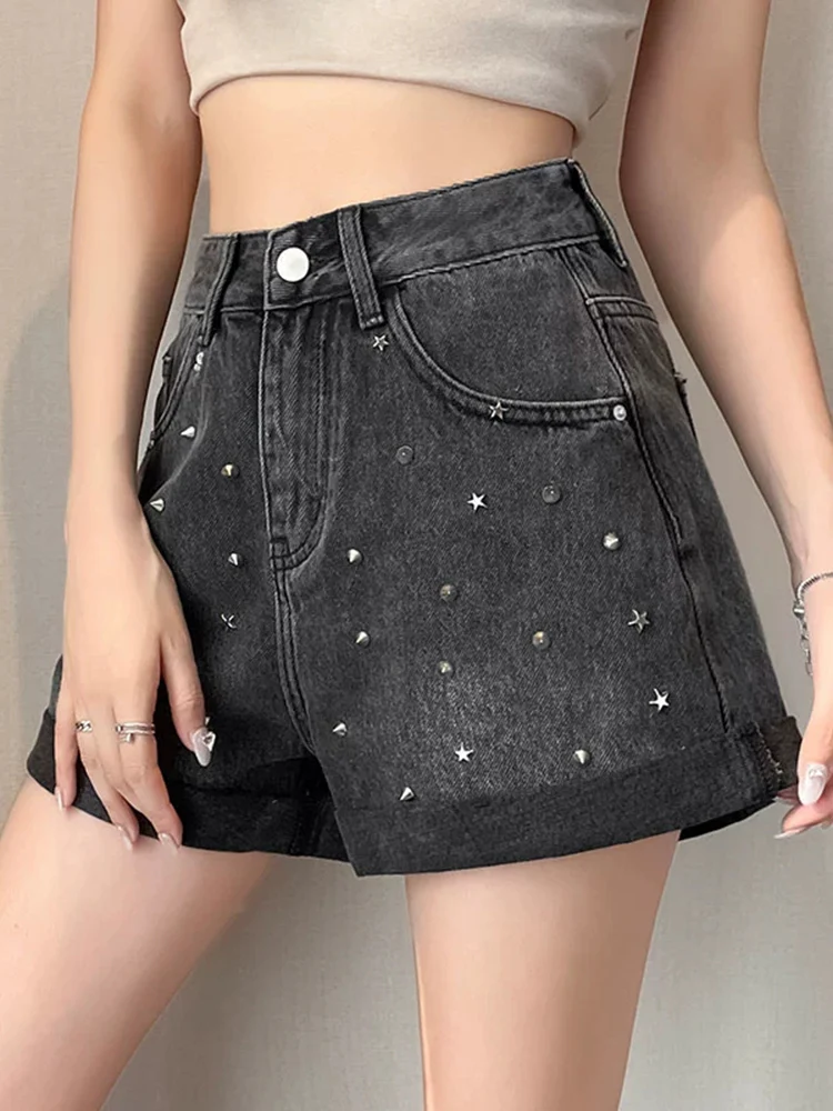 2025 new high waisted black and gray denim shorts women's summer A-line version wide legs slimming trendy spicy hot pant
2025 new high waisted black and gray denim shorts women's summer A-line version wide legs slimming trendy spicy hot pant