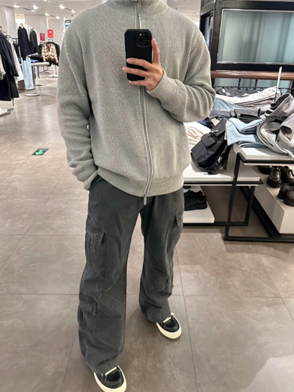 Washed Grey Men's Work Trousers Multiple Pockets Bell Bottom Straight Leg American Retro Style Casual Pants Youth Active Style
Washed Grey Men's Work Trousers Multiple Pockets Bell Bottom Straight Leg American Retro Style Casual Pants Youth Active Style