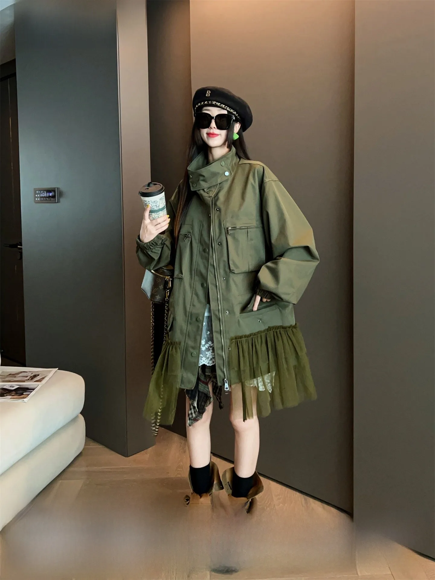 Faionable Retro Workwear Jaet Women's Autumn 2025 New Loose Casual Versatile Top Zipper Decoration Button Decora...
Faionable Retro Workwear Jaet Women's Autumn 2025 New Loose Casual Versatile Top Zipper Decoration Button Decora...