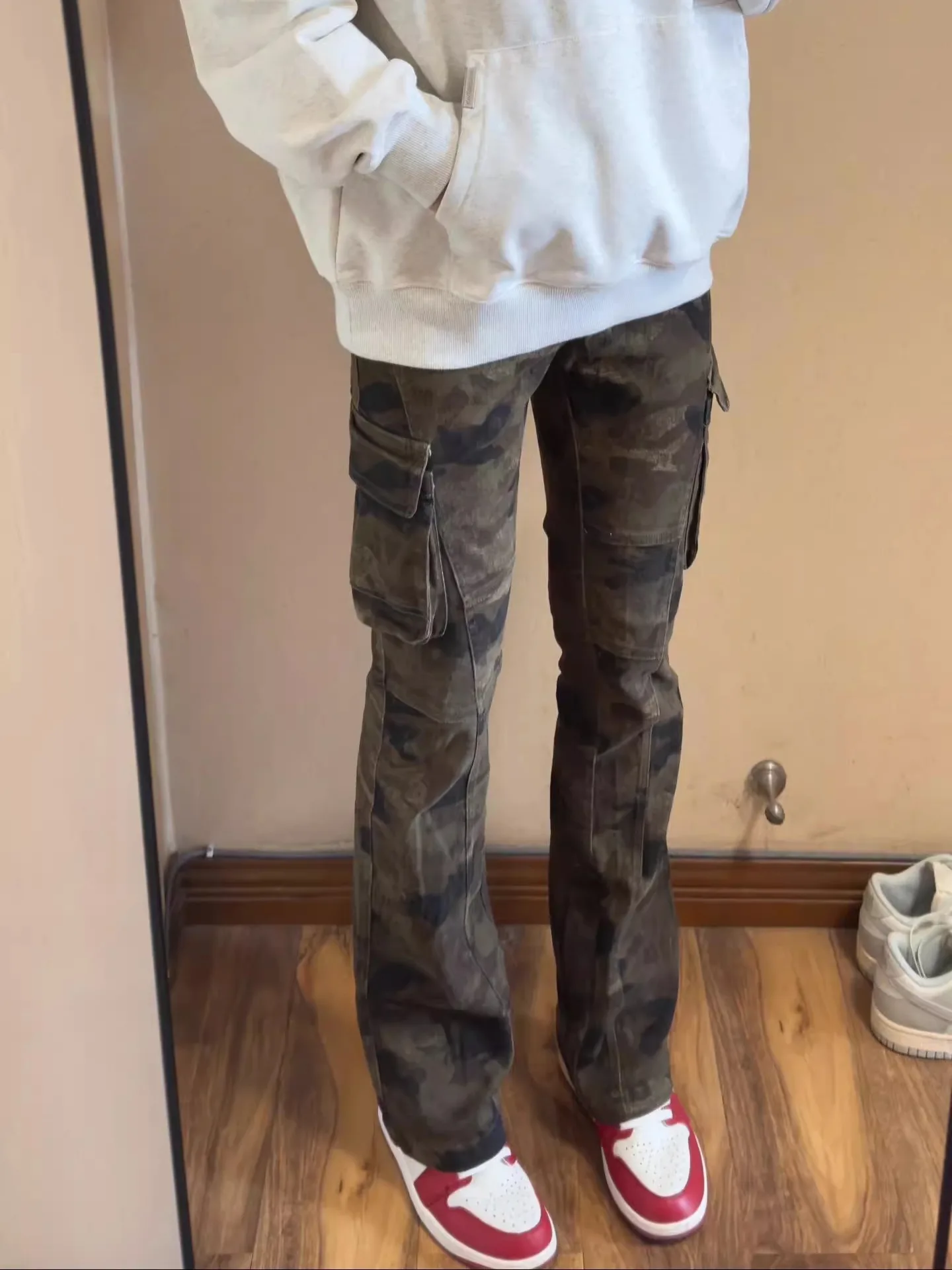 American Vibe Retro Camouflage Multi-Pocket Work Pants Men Slimming Splicing Casual Long Trousers Wear Resistant Bell Bottoms
American Vibe Retro Camouflage Multi-Pocket Work Pants Men Slimming Splicing Casual Long Trousers Wear Resistant Bell Bottoms