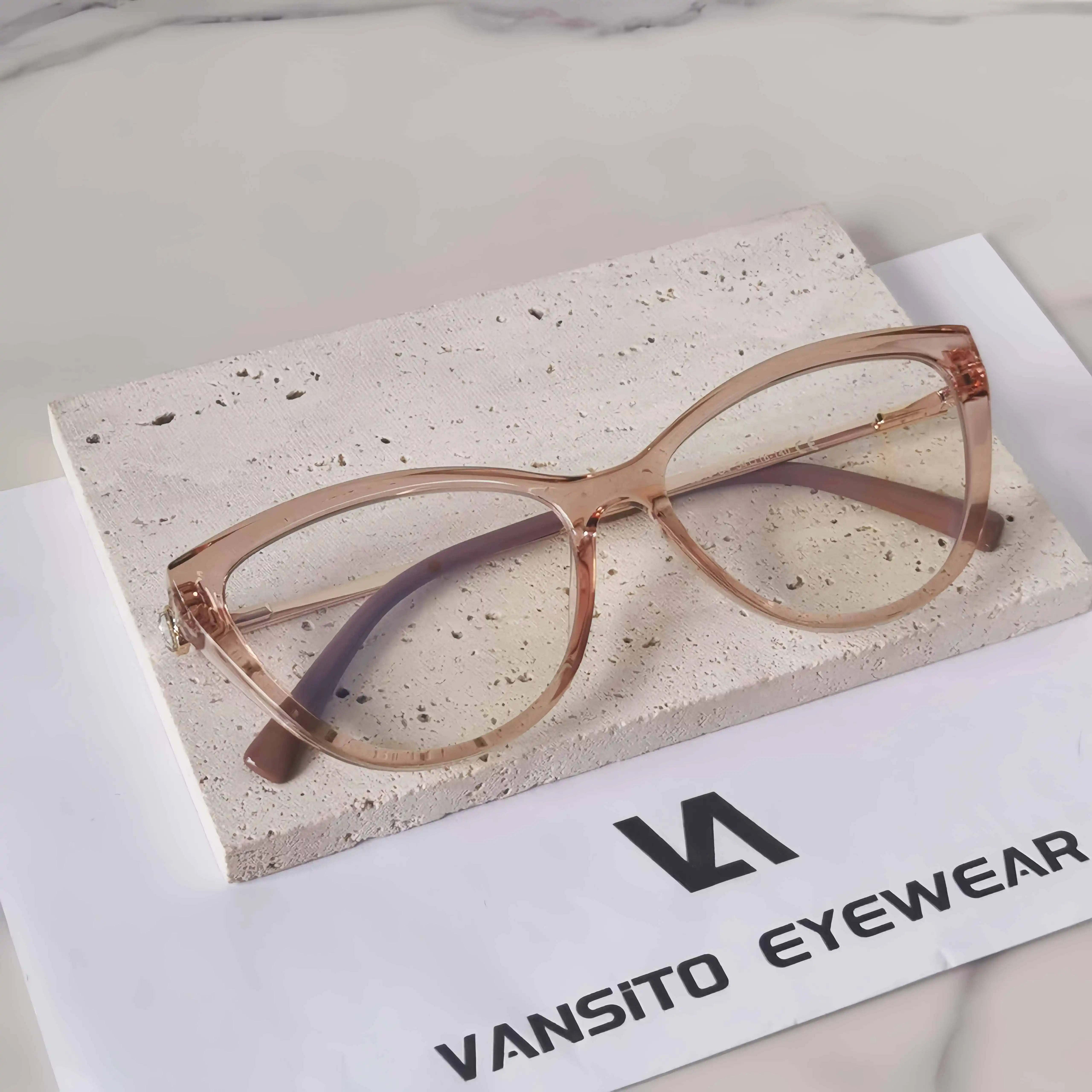 Женские оправы VANSITO в круглой TR-оправе с бриллиантами «кошачий глаз» в свежем и милом стиле
Женские оправы VANSITO в круглой TR-оправе с бриллиантами «кошачий глаз» в свежем и милом стиле