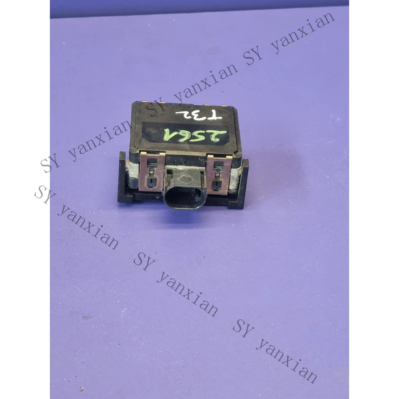 SY+ Nissan X-Trail Radar Sensor Module 0203300849 28438-4CB0D T32
SY+ Nissan X-Trail Radar Sensor Module 0203300849 28438-4CB0D T32