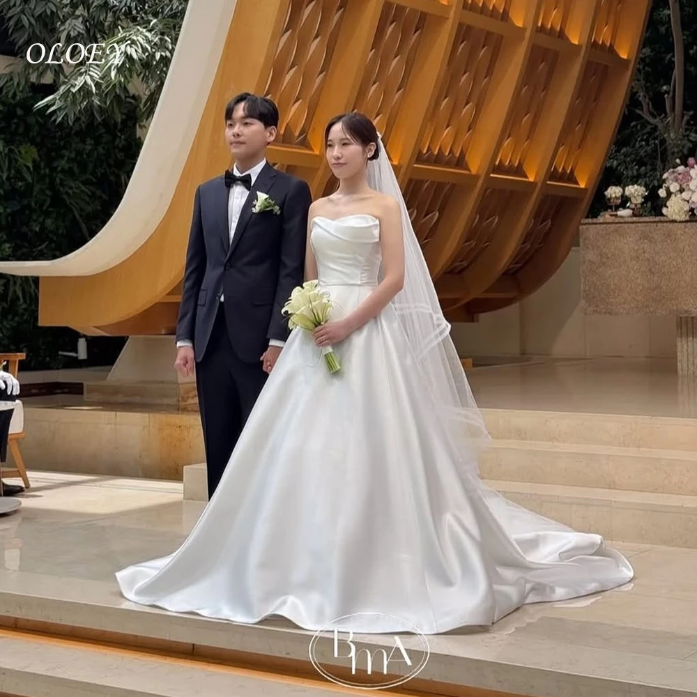 OLOEY Simple A Line Wedding Dress Korea Photoshoot Thick Satin Strapless Bridal Gown Princess Pleats Custom Bridal Dresses
OLOEY Simple A Line Wedding Dress Korea Photoshoot Thick Satin Strapless Bridal Gown Princess Pleats Custom Bridal Dresses