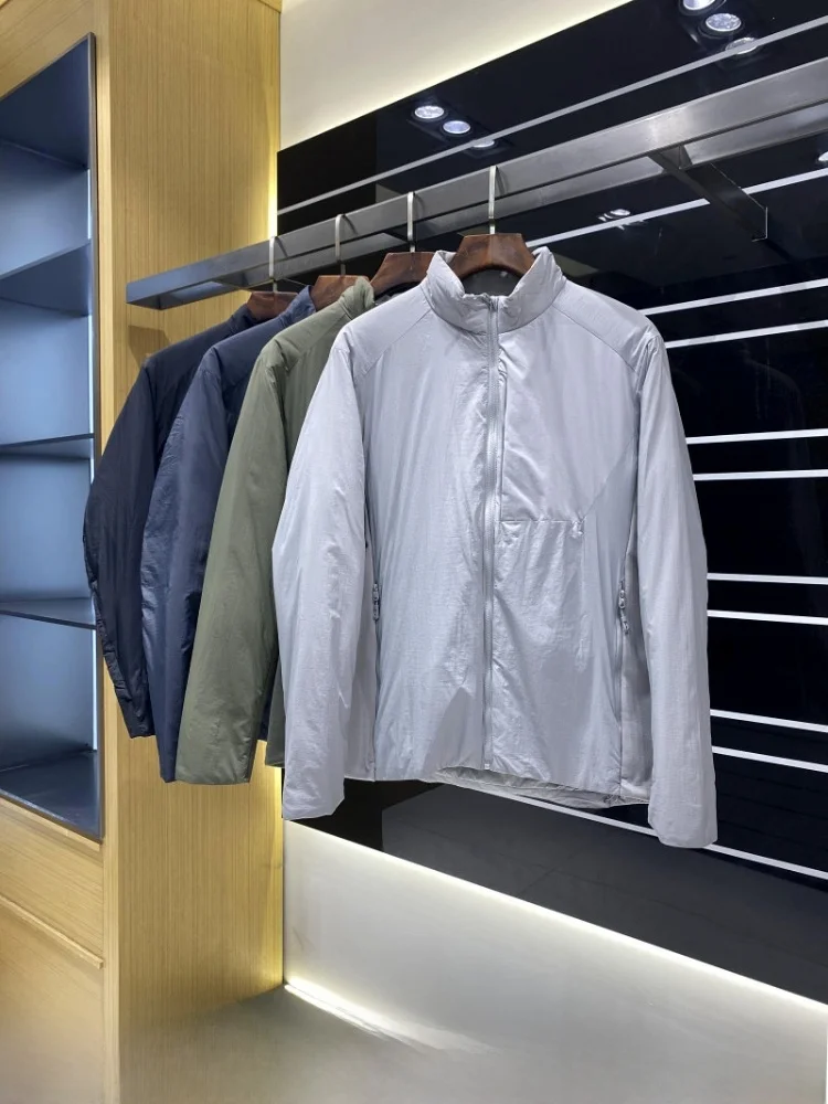Outdoor Lightweight Design Men's Cotton Jacket Windproof Water-resistant Warm Stand Collar Fashionable Urban Style Long Sleeve
Outdoor Lightweight Design Men's Cotton Jacket Windproof Water-resistant Warm Stand Collar Fashionable Urban Style Long Sleeve
