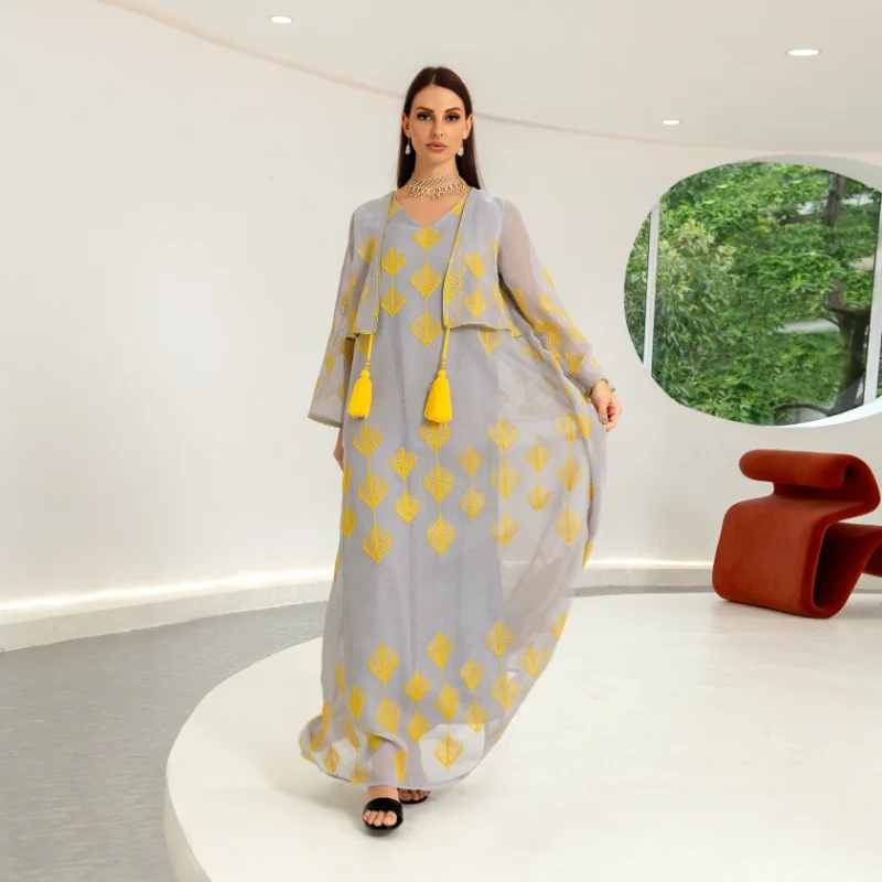 2023 New Middle Eastern Muslim Abayat Moroccan Dress Mesh Robe Fake Two Dress Fringed Panels Robe Femme Musulman Wholesale
2023 New Middle Eastern Muslim Abayat Moroccan Dress Mesh Robe Fake Two Dress Fringed Panels Robe Femme Musulman Wholesale