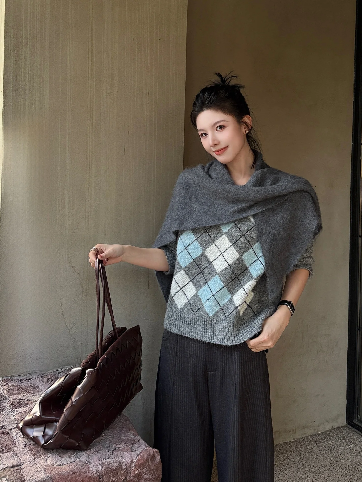 Warm Knitted Long Sleeve round Neck Sweater Women's Winter Fashion College Style Polyester Nylon Wool Blend Diamond Pattern Top
Warm Knitted Long Sleeve round Neck Sweater Women's Winter Fashion College Style Polyester Nylon Wool Blend Diamond Pattern Top