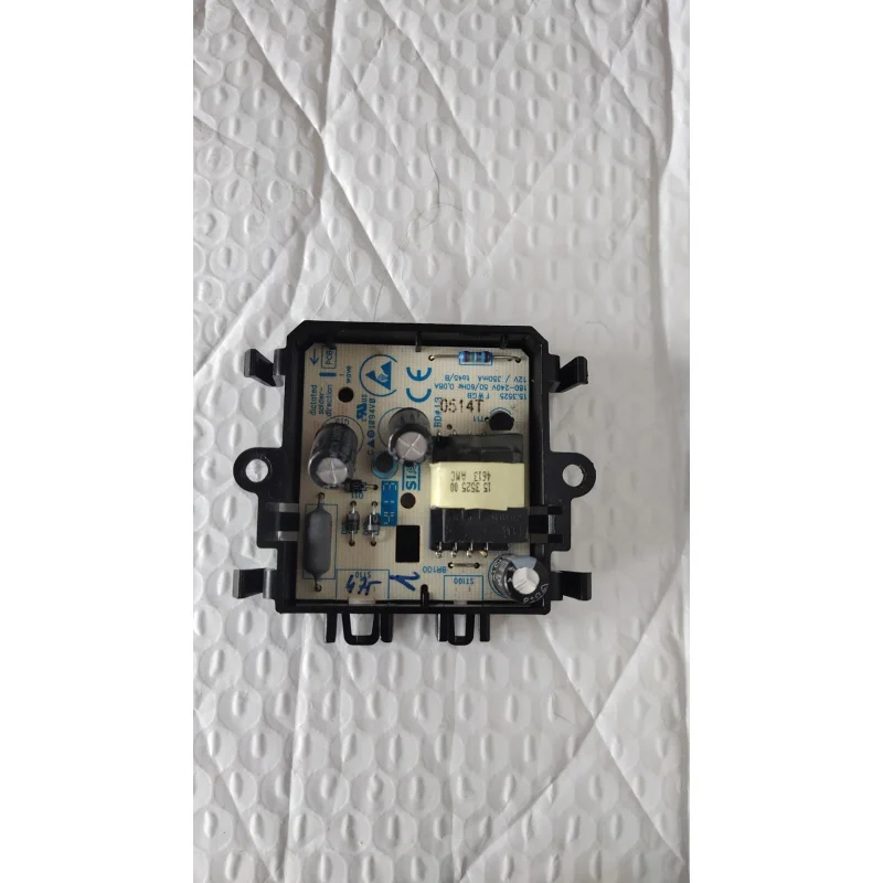 Для нового холодильника Siemens Bosch 9001064405, светодиодное освещение, блок питания, световая плата, материнская плата 12 В
Для нового холодильника Siemens Bosch 9001064405, светодиодное освещение, блок питания, световая плата, материнская плата 12 В