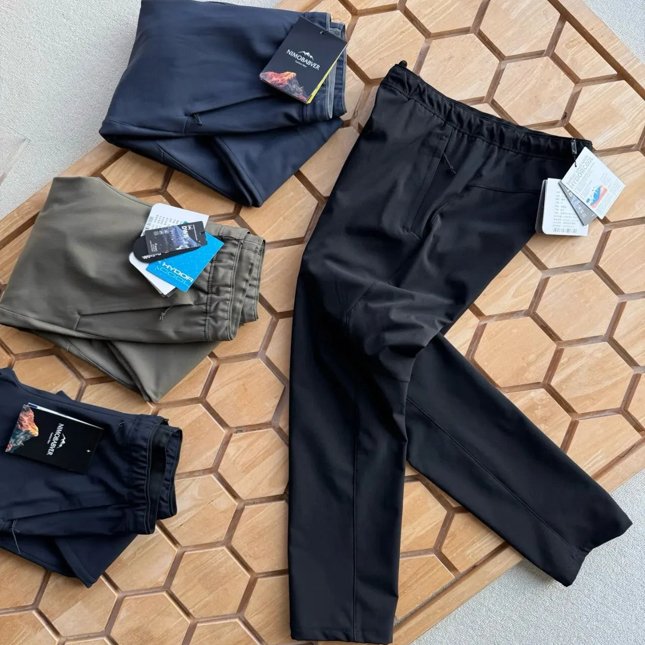 Высококачественные уличные мужские мягкие брюки ell, ветрозащитные, водонепроницаемые, удобные, дышащие, осенне-зимние, Новое поступление, повседневные брюки...
Высококачественные уличные мужские мягкие брюки ell, ветрозащитные, водонепроницаемые, удобные, дышащие, осенне-зимние, Новое поступление, повседневные брюки...