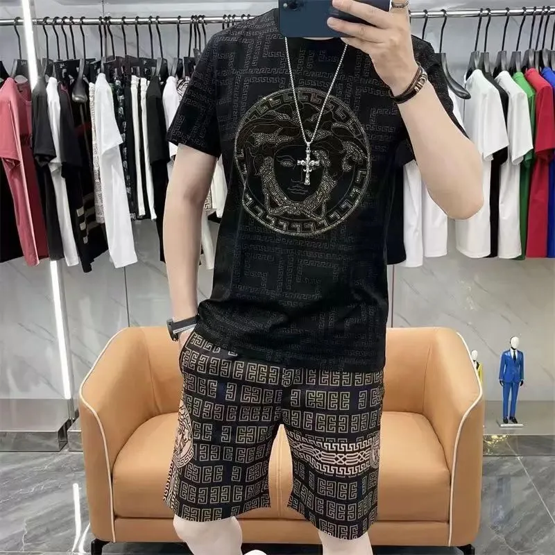 2025 new summer short sleeved shorts men's two-piece set trendy brand high-end printed casual sports set men
2025 new summer short sleeved shorts men's two-piece set trendy brand high-end printed casual sports set men