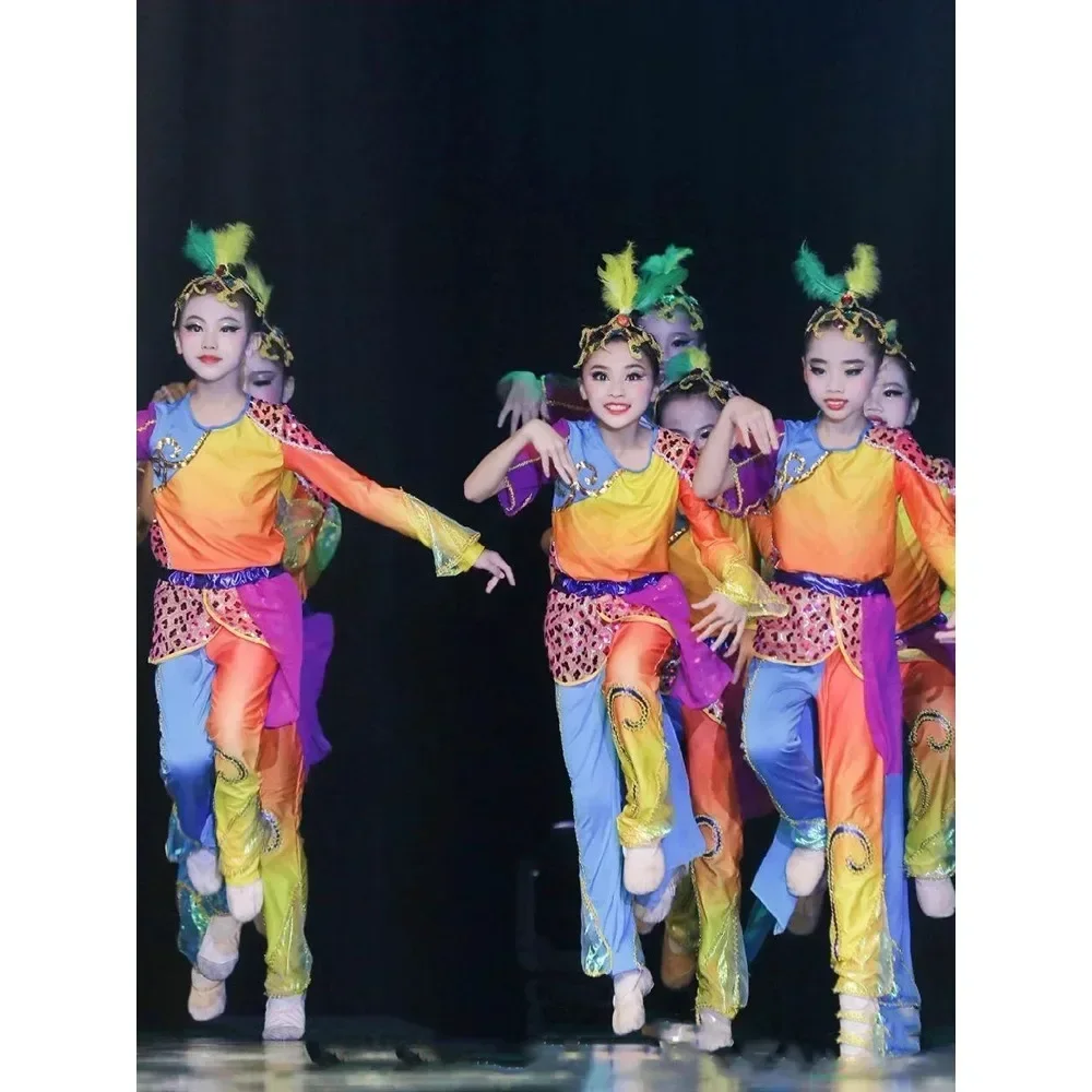 The new style of small lotus style children's dance performance children's costume fish song dance costume performance costume
The new style of small lotus style children's dance performance children's costume fish song dance costume performance costume