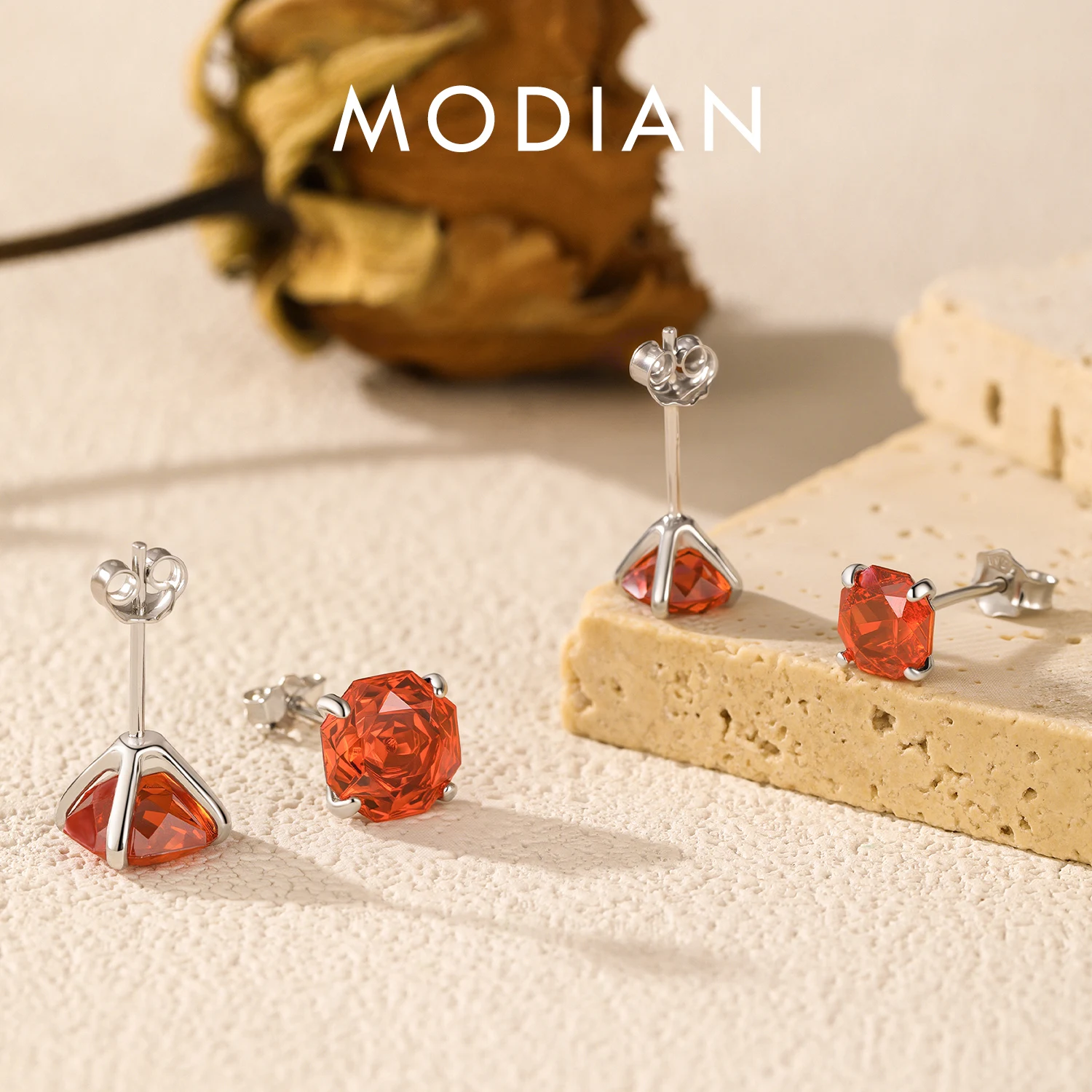 MODIAN 925 Sterling Silver Delicate Unisex Octagon Ear Stud Red Rose Cut Red CZ Stud Earrings For Women Fine Jewelry
MODIAN 925 Sterling Silver Delicate Unisex Octagon Ear Stud Red Rose Cut Red CZ Stud Earrings For Women Fine Jewelry