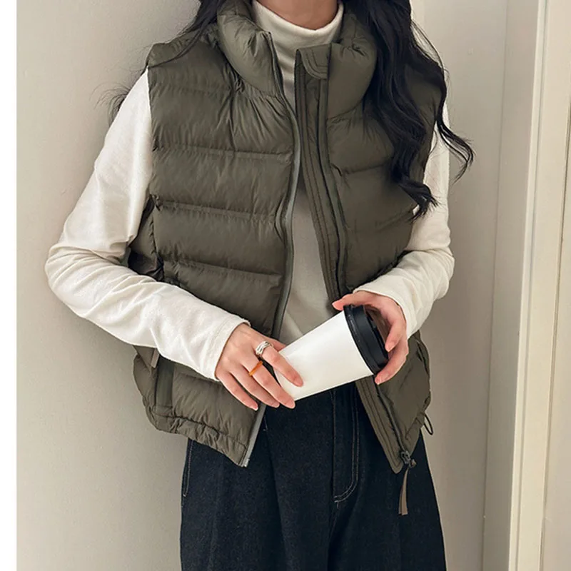 2025 New Lightweight Down Cotton Vest Female Short Autumn Winter Thin Tank Tops Joker Stand Collar Korean Version Cotton Jackets
2025 New Lightweight Down Cotton Vest Female Short Autumn Winter Thin Tank Tops Joker Stand Collar Korean Version Cotton Jackets