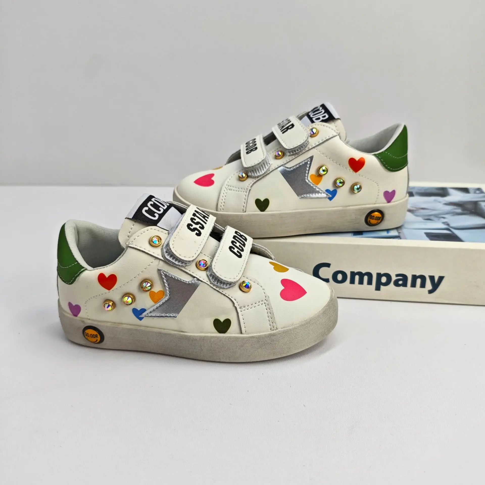 New Children Sneakers Sequin Velcro Slip-On Shoes Girls Boy Soft-Soled All-Season Casual Sneakers Vintage Training Sports Shoes
New Children Sneakers Sequin Velcro Slip-On Shoes Girls Boy Soft-Soled All-Season Casual Sneakers Vintage Training Sports Shoes
