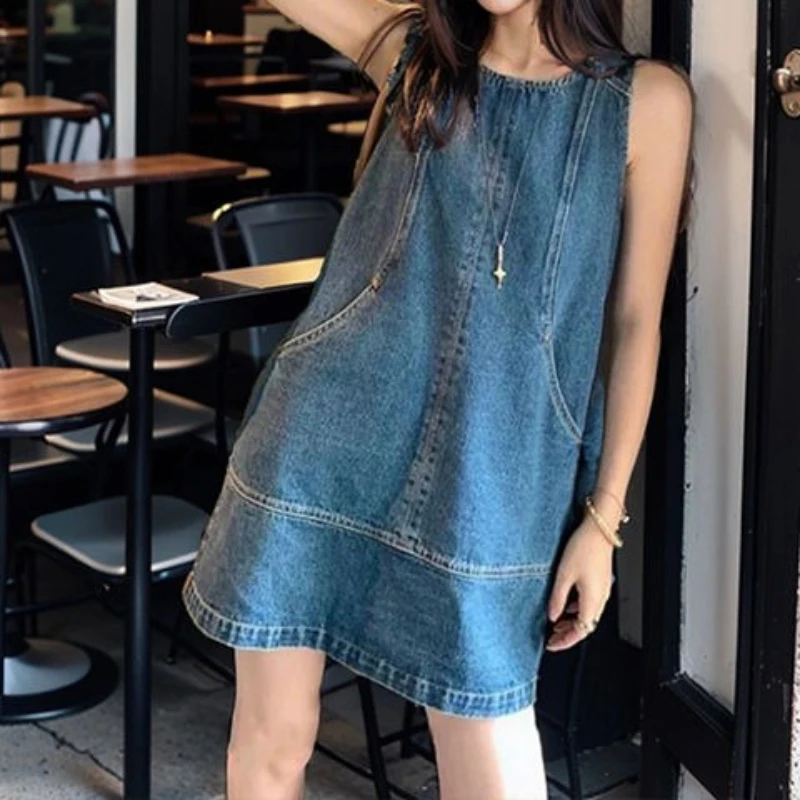 Retro Vest Denim Dress 2025 Summer Fashion Temperament Stitching A Word Street Style Women's Short Skirt
Retro Vest Denim Dress 2025 Summer Fashion Temperament Stitching A Word Street Style Women's Short Skirt