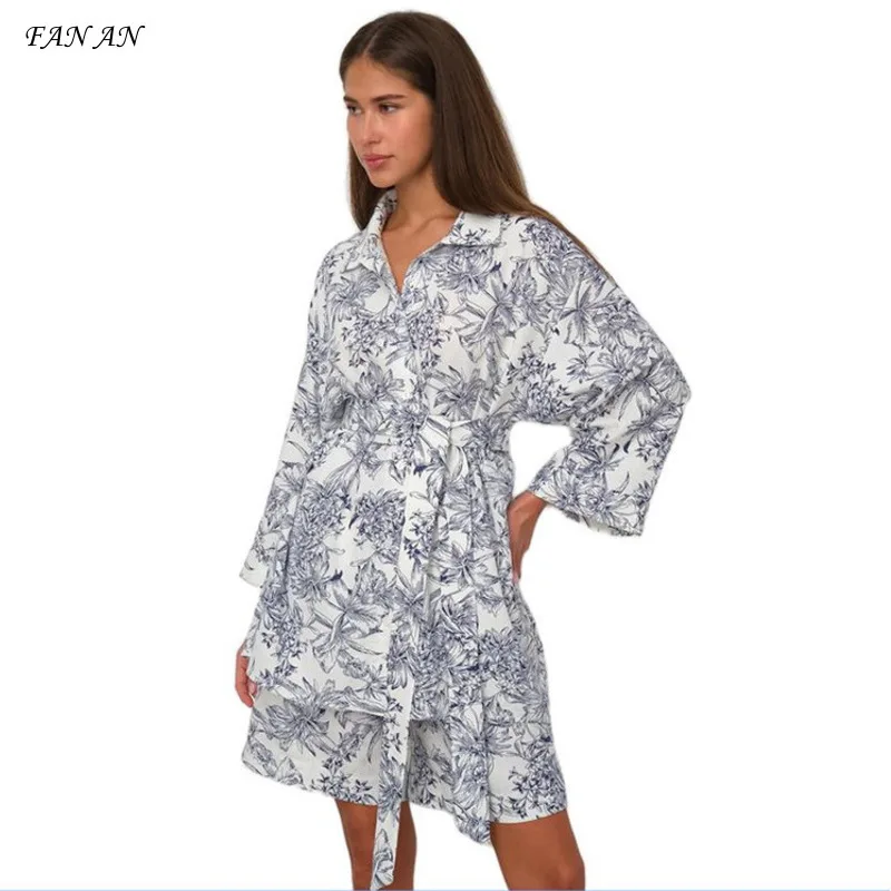 Women's New Autumn And Winter Printed Lace Up Long Sleeved Shirt, Wide Leg Shorts, Loose Two-piece Fashionable Casual Set
Women's New Autumn And Winter Printed Lace Up Long Sleeved Shirt, Wide Leg Shorts, Loose Two-piece Fashionable Casual Set