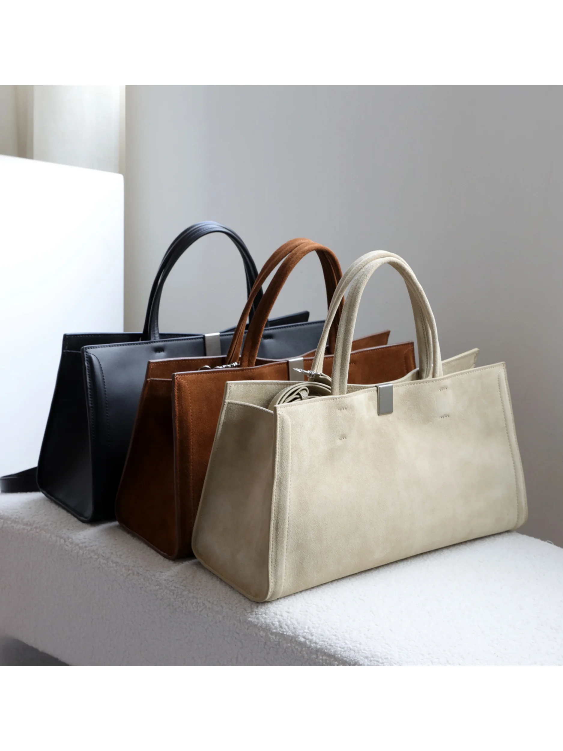 mat Matte Leather Tote Bag Horizontal Square Handbag Luxury Casual Crossbody Bag for Youth in 2026 Spring Season
mat Matte Leather Tote Bag Horizontal Square Handbag Luxury Casual Crossbody Bag for Youth in 2026 Spring Season