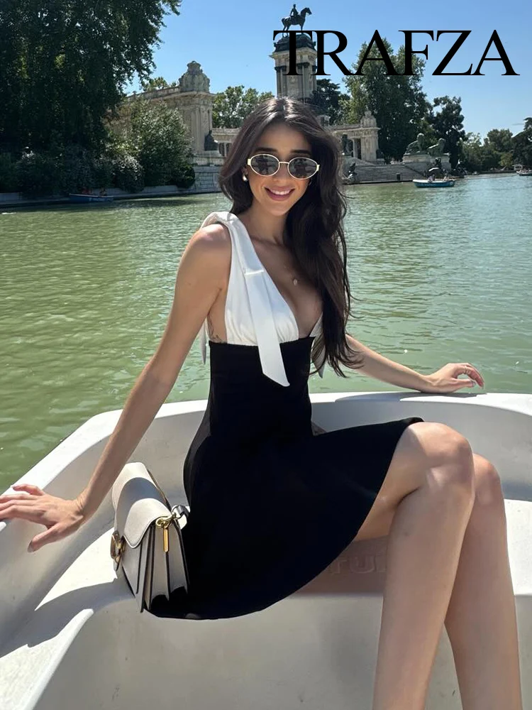 TRAFZA Women's Summer New Fashion V-Neck White Black Sexy Backless Dress Female Chic Elegant Party Zipper Sleeveless Mini Dress
TRAFZA Women's Summer New Fashion V-Neck White Black Sexy Backless Dress Female Chic Elegant Party Zipper Sleeveless Mini Dress