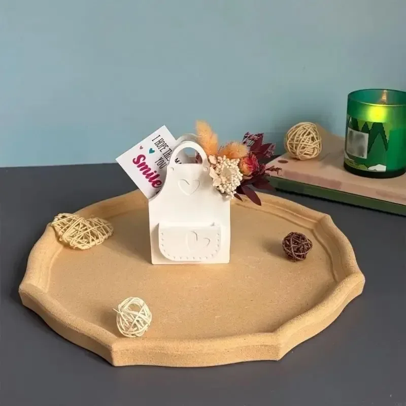 New Models Flower Holder Reusable Apron Silicone Mold, for Hand Making Enthusiasts Family Crafting Activity, Candle Resin Decor
New Models Flower Holder Reusable Apron Silicone Mold, for Hand Making Enthusiasts Family Crafting Activity, Candle Resin Decor
