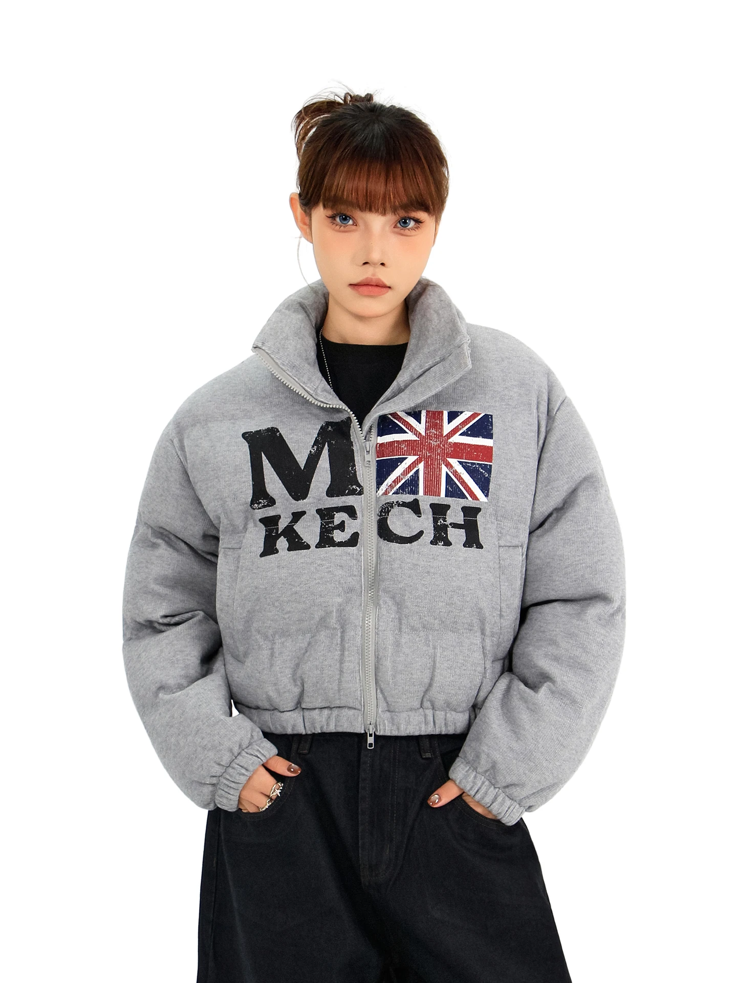 Теплая хлопковая куртка с принтом и воротником-стойкой, мужская зимняя куртка Hygge Chen в американском ретро-стиле с флаговым принтом, свободный крой для уличного стиля
Теплая хлопковая куртка с принтом и воротником-стойкой, мужская зимняя куртка Hygge Chen в американском ретро-стиле с флаговым принтом, свободный крой для уличного стиля