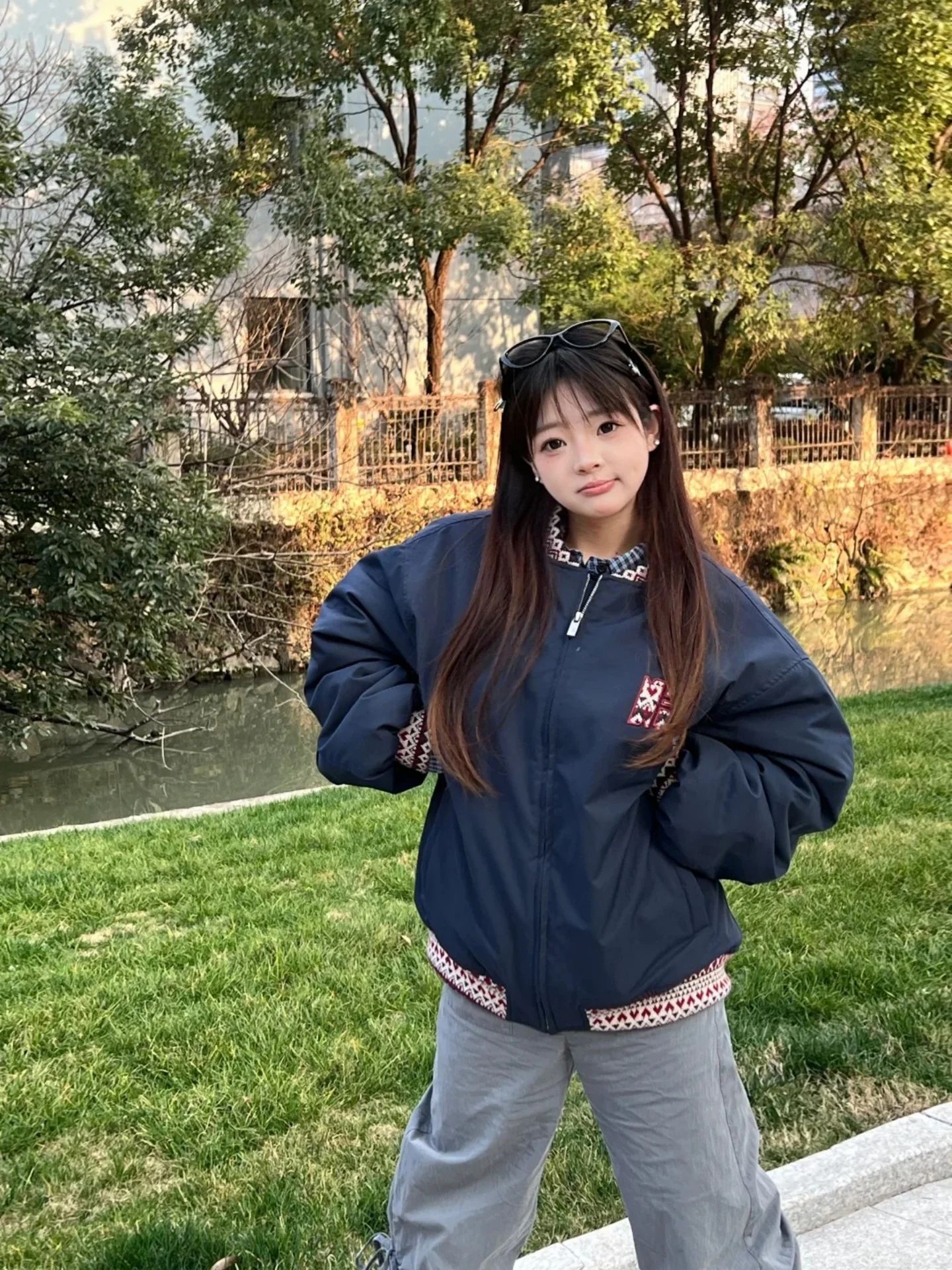 New Chinese Sle National Embroidered Splicing Couple Baseball Jaet Men Loose ort American Flight Jaet Outerwear
New Chinese Sle National Embroidered Splicing Couple Baseball Jaet Men Loose ort American Flight Jaet Outerwear